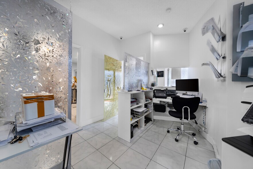 More Photos Of 2945 SW 8th St, Miami Medical For Sale