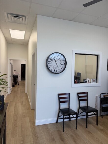More Photos Of 504 N Breckenridge St, Ennis Warehouse For Sale
