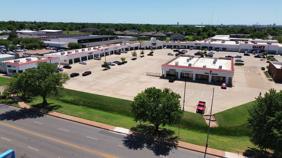 More Photos Of 800-828 W Edmond Rd, Edmond Unknown For Lease