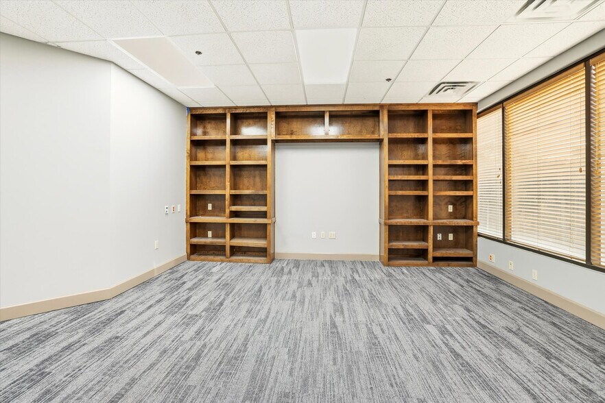 More Photos Of 2252 Killearn Center Blvd, Tallahassee Office For Lease