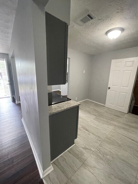 More Photos Of 619 Linwood Ave, Jacksonville Specialty For Sale