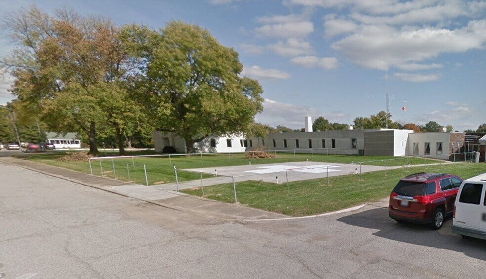 More Photos Of 400 W Webb St, Carmi Rehabilitation Center For Sale