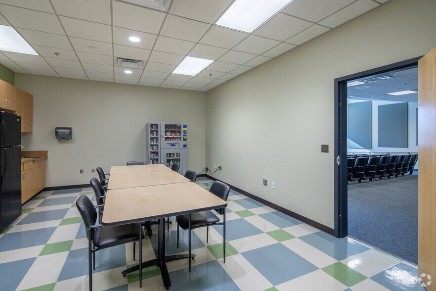 More Photos Of 3330 Preston Ridge Rd, Alpharetta Medical For Lease