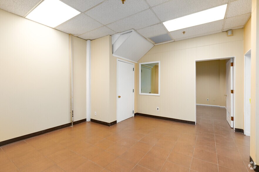 More Photos Of 3 Cass St, Keyport Warehouse For Lease