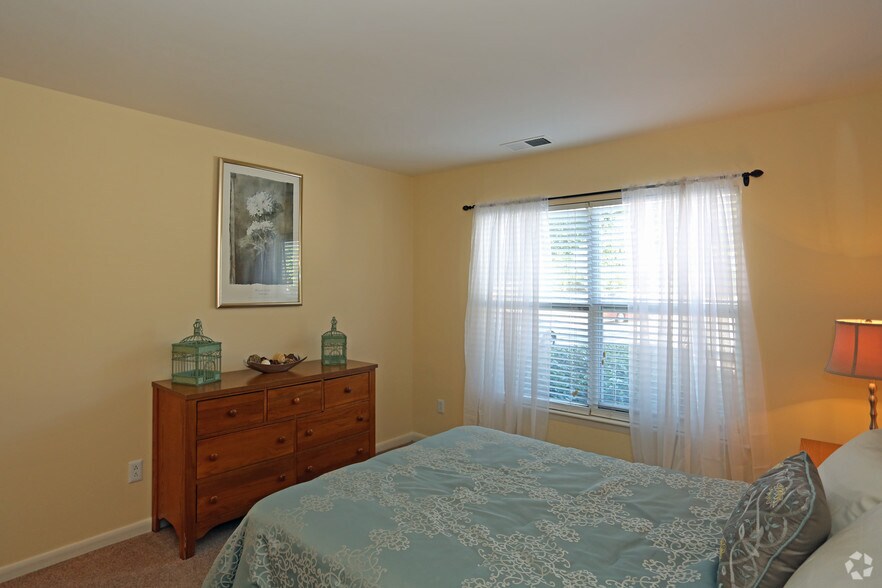 More Photos Of 3001 Reflections Way, Virginia Beach Apartments For Sale