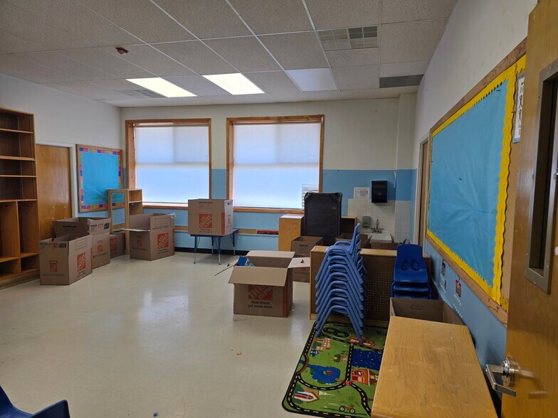 More Photos Of 80 Woodrow Rd, Staten Island Daycare Center For Lease