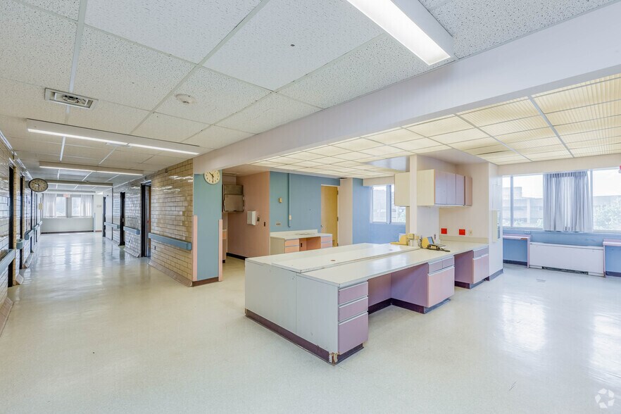 More Photos Of 651 Fourth Ave, New Kensington Hospital For Sale