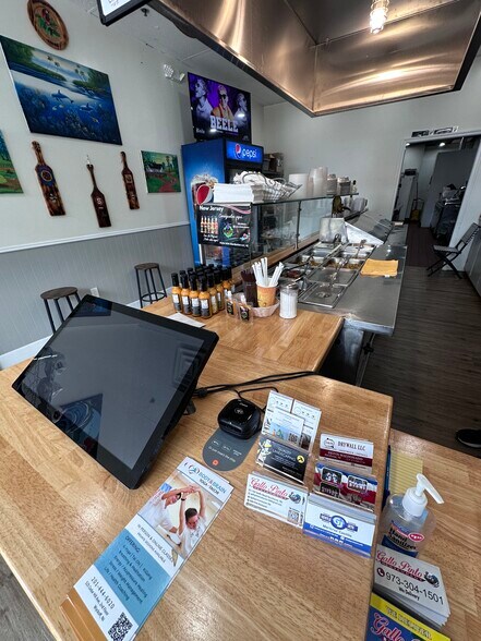 More Photos Of 1103 Goffle Rd, Hawthorne Storefront For Lease