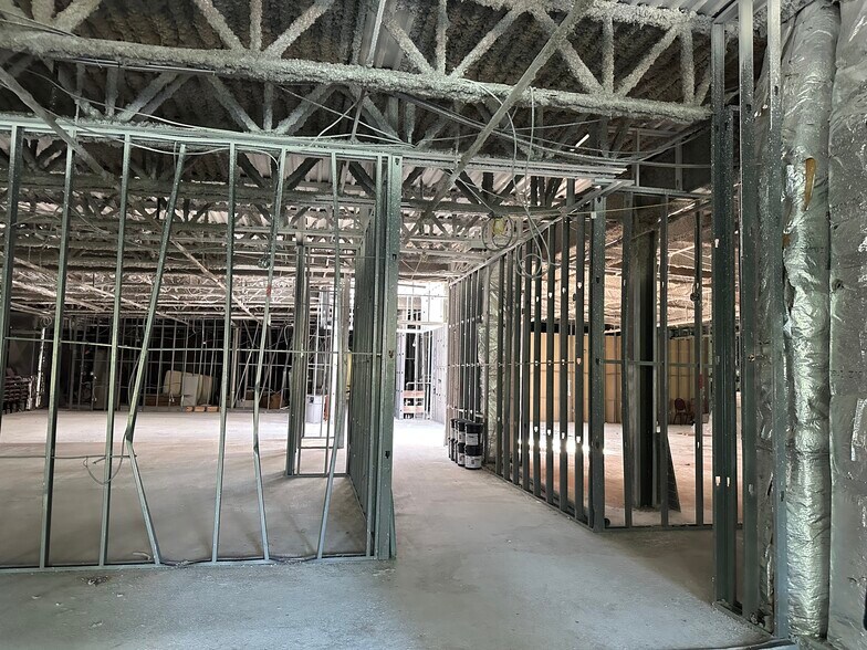 More Photos Of 40 Wood Ave, Secaucus Hotel For Lease