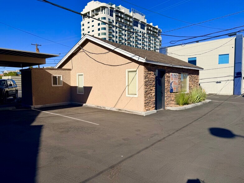 More Photos Of 931 S 3rd St, Las Vegas Office Residential For Lease