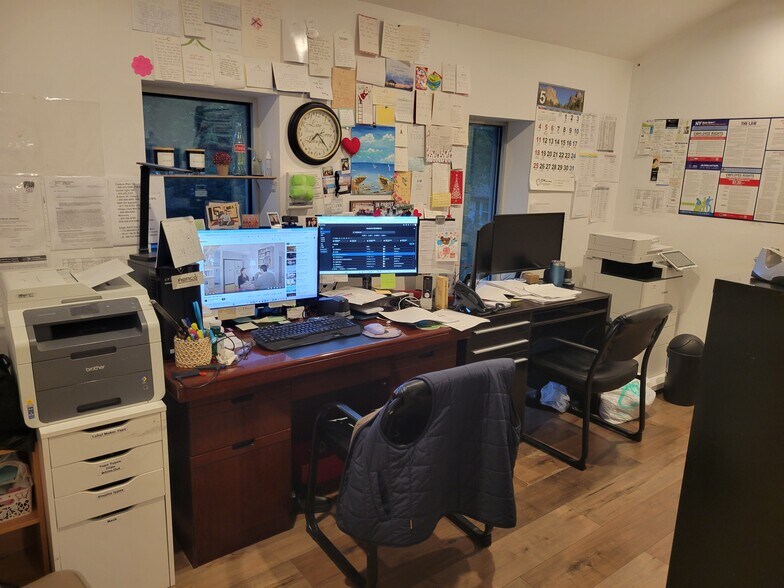 More Photos Of 3541 156th St, Flushing Flex For Sale