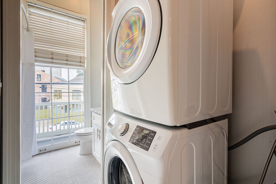 More Photos Of 1201 Baronne St, New Orleans Hotel For Sale