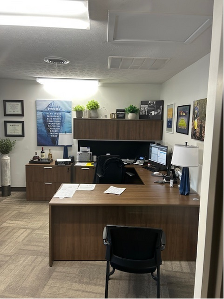 More Photos Of 1701-1707 Delco Park Dr, Dayton Office For Sale
