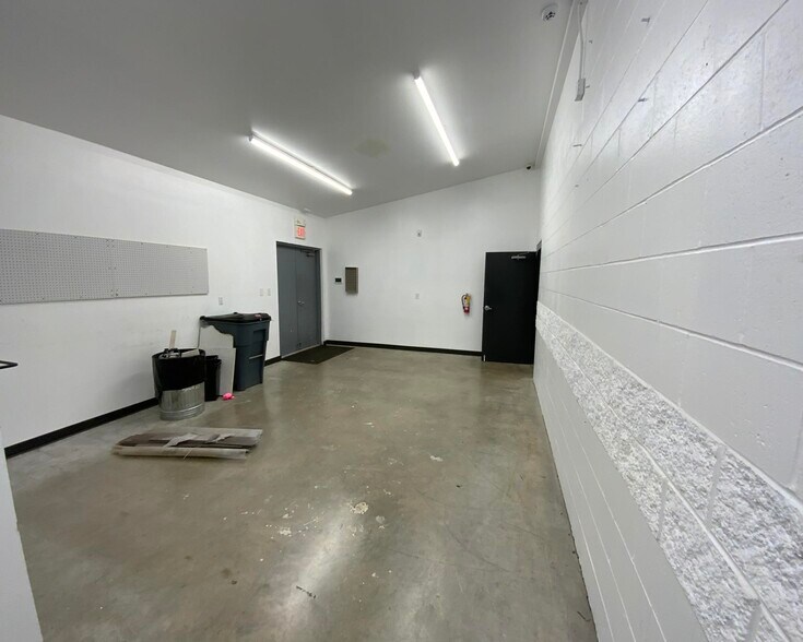 More Photos Of 6029 W Outer Rd, Imperial Freestanding For Sale