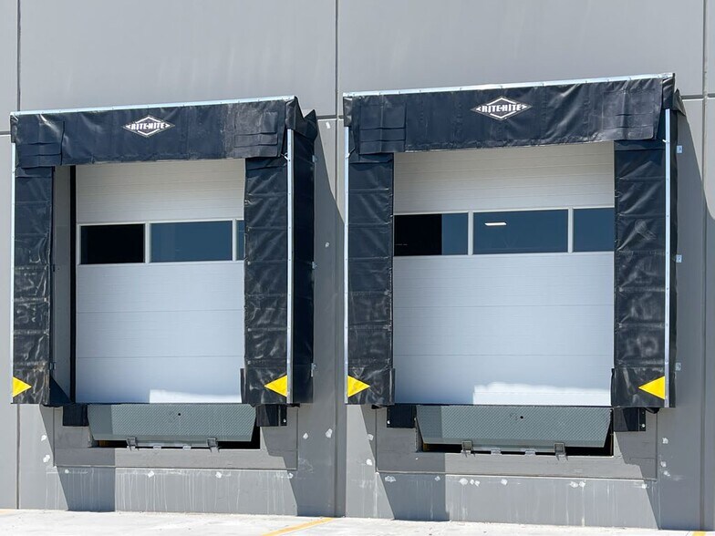 More Photos Of 31840-31870 Enterprise Dr, Livonia Warehouse For Lease