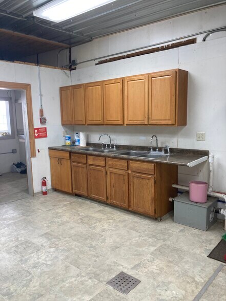 More Photos Of 101 Howard St, Stratton Restaurant For Sale