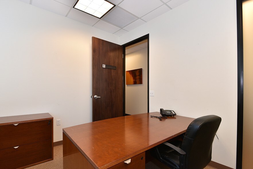 More Photos Of 34975 N North Valley Pky, Phoenix Medical For Lease