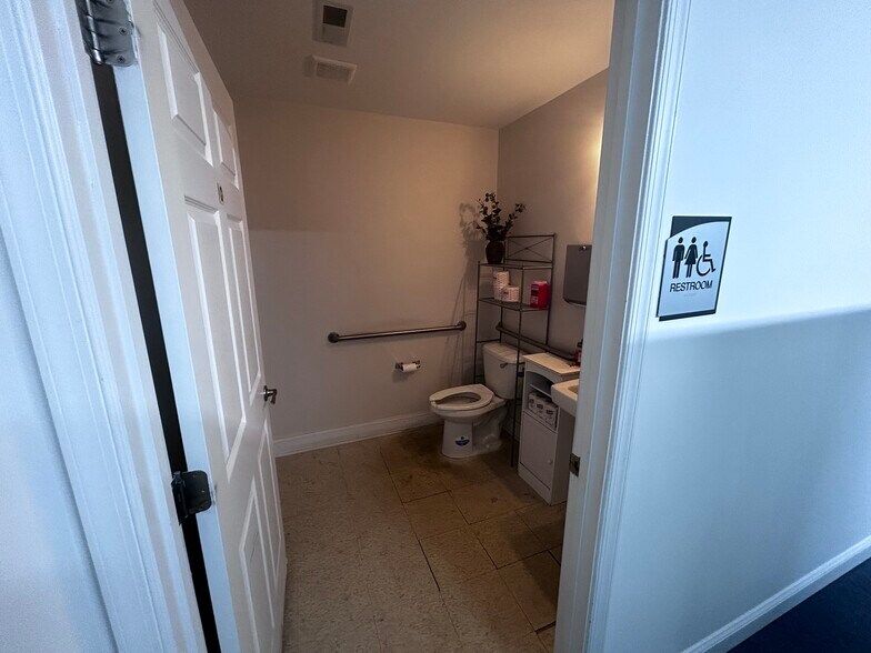 More Photos Of 6008 Fair Oaks Dr, Frederick Flex For Lease