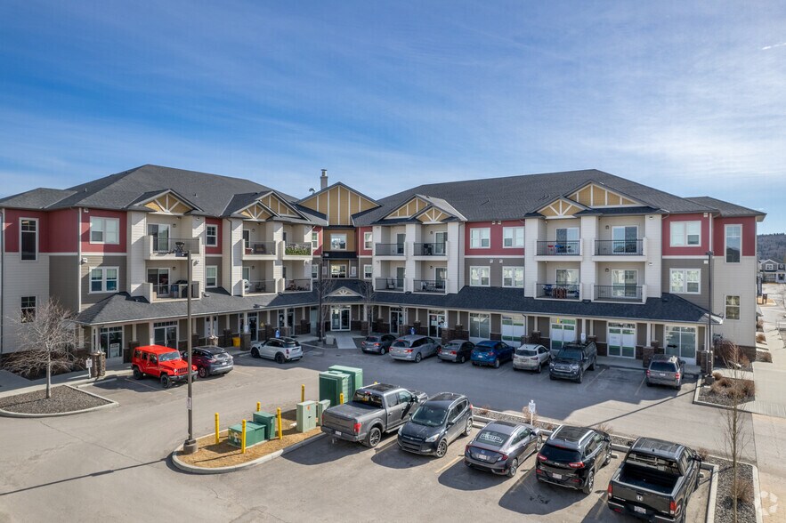 More Photos Of 101 Sunset Dr, Cochrane Unknown For Lease