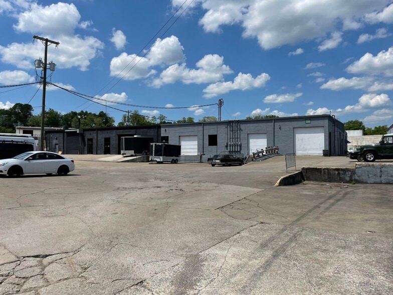 More Photos Of 1015 W Kirkland Ave, Nashville Industrial For Lease