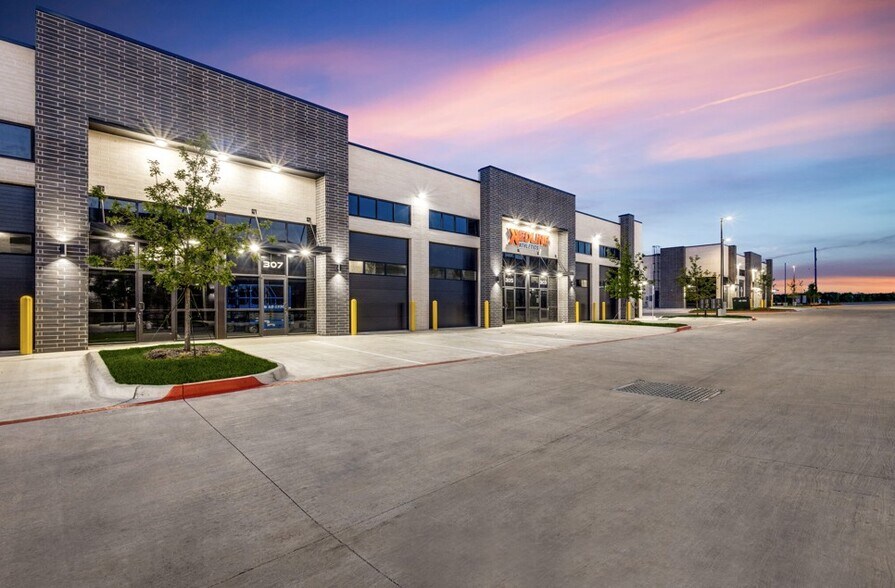 More Photos Of 1821 McKinney St, Melissa Office For Lease