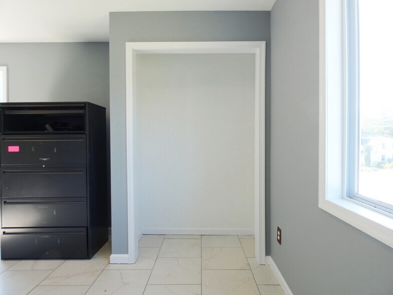 More Photos Of 396 N Main St, Barnegat Office For Sale