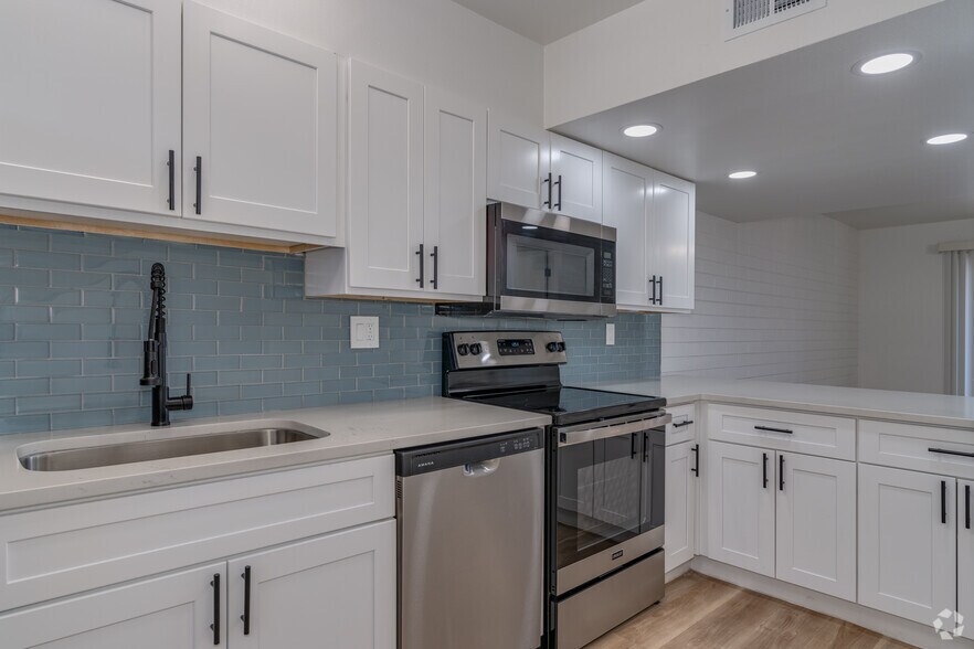 More Photos Of 7320 E Belleview St, Scottsdale Apartments For Sale