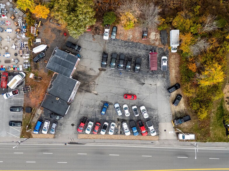 More Photos Of 67 S Broadway, Salem Auto Dealership For Sale