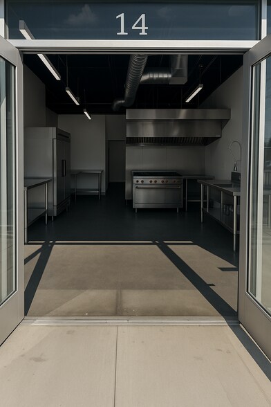 Primary Photo Of 1530 S Alameda St, Los Angeles General Retail For Lease