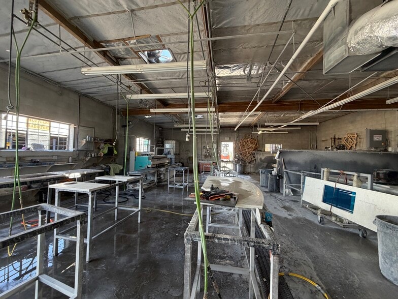More Photos Of 7846-7848 Sepulveda Blvd, Van Nuys Warehouse For Sale