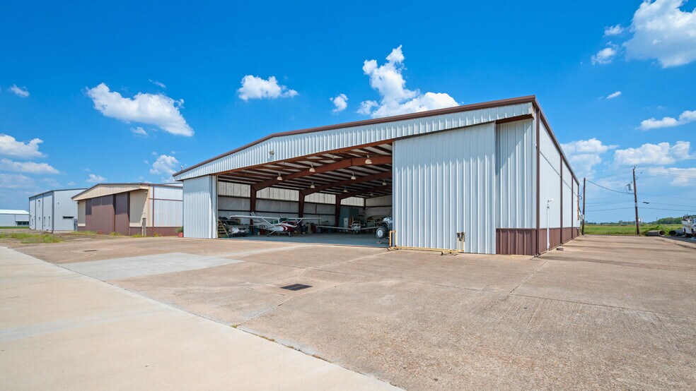 More Photos Of 5519 W Arcola Airport, Arcola Airplane Hangar For Sale