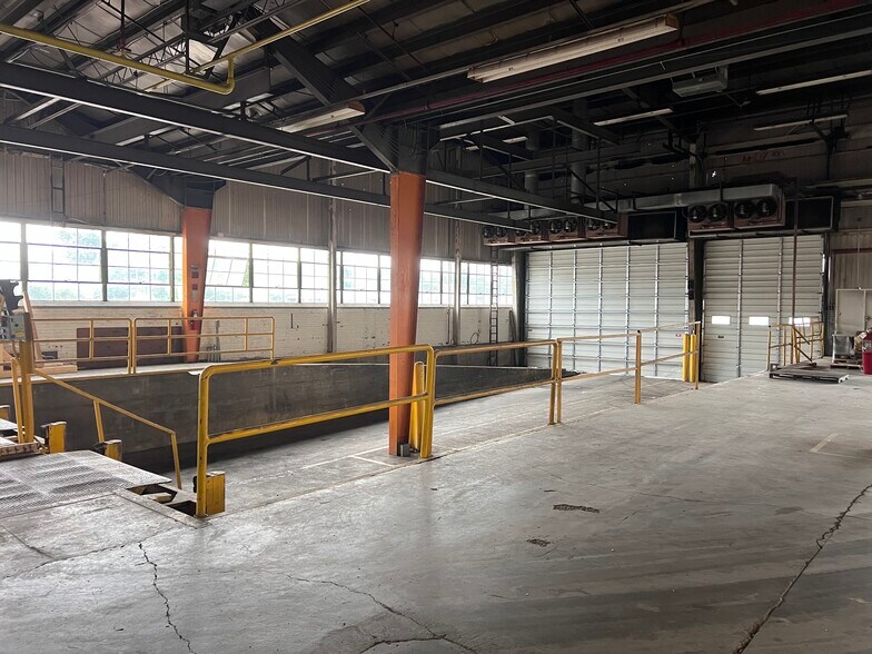 More Photos Of 2316 Jefferson St, Anderson Warehouse For Lease