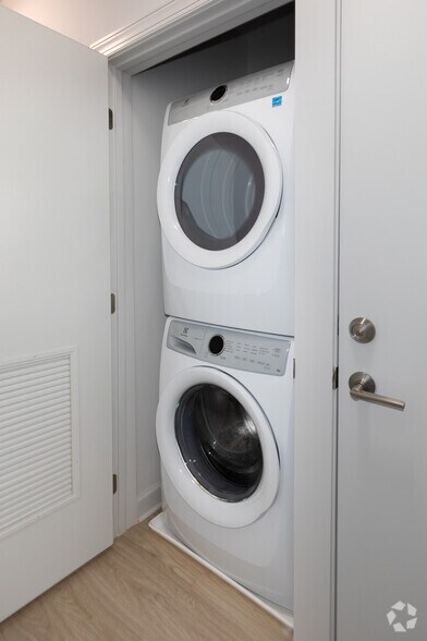 More Photos Of 4650 Van Buren St, Riverdale Park Apartments For Lease