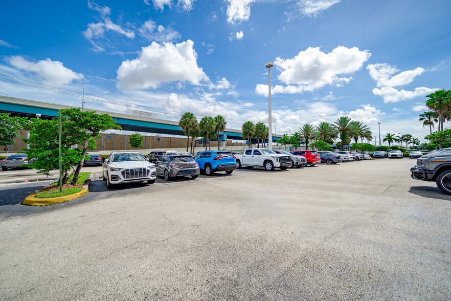 More Photos Of 7500 NW 25th St, Miami Warehouse For Sale