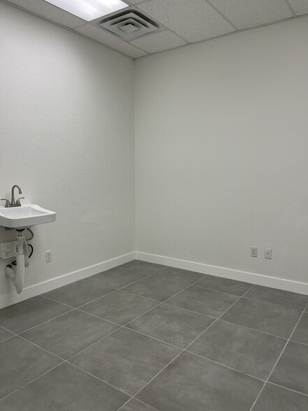 More Photos Of 3435 W Craig Rd, North Las Vegas Office Residential For Lease