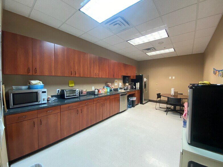 More Photos Of 425 Ashley Ridge Blvd, Shreveport Office For Lease