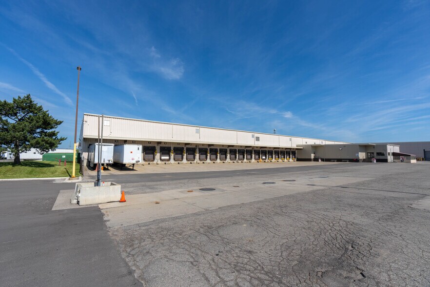 Primary Photo Of 5400 Perry Dr, Waterford Distribution For Lease