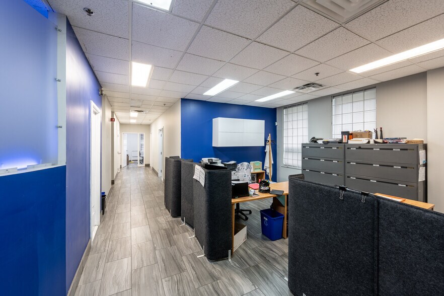 More Photos Of 1170 Ave 50th, Montréal Warehouse For Sale