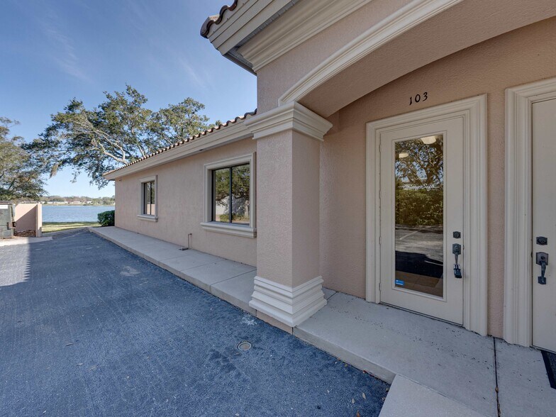 More Photos Of 1820 E Edgewood Dr, Lakeland Medical For Sale