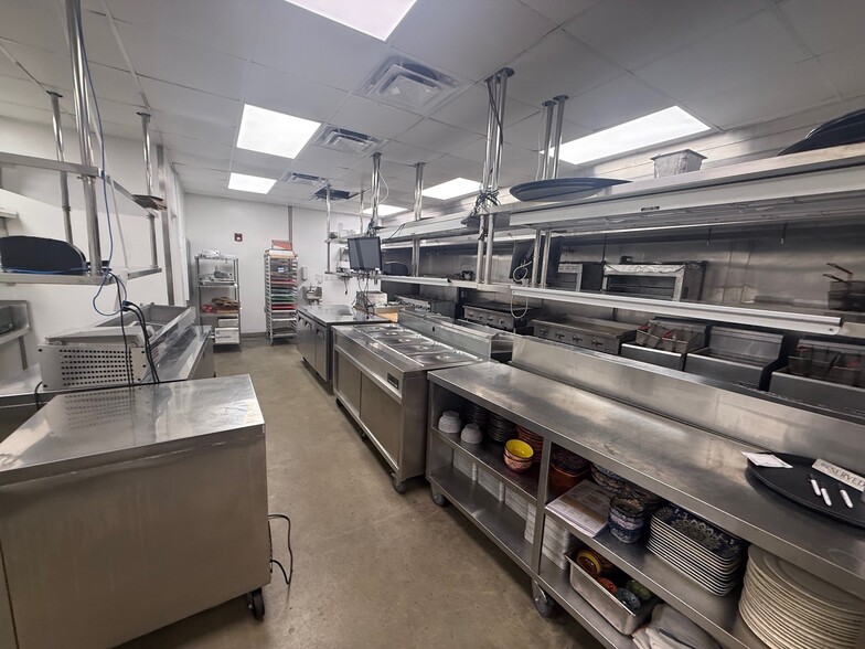 More Photos Of 661 US Highway 1, North Palm Beach Storefront Retail Office For Sale