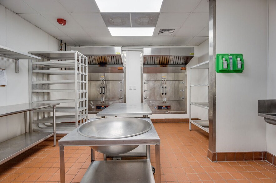 More Photos Of 2470 Gum Branch Rd, Jacksonville Restaurant For Sale