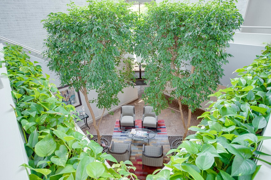 More Photos Of 5641 Burke Centre Pky, Burke Office For Lease