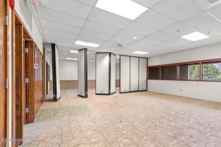 More Photos Of 303 S 12th Ave, Yakima Medical For Sale