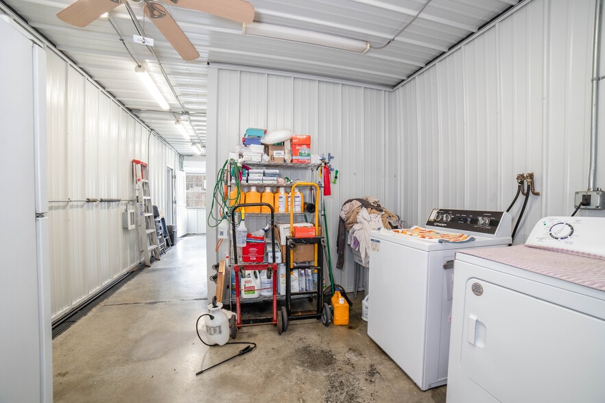 More Photos Of 102 Grove St, Chicopee Veterinarian Kennel For Sale