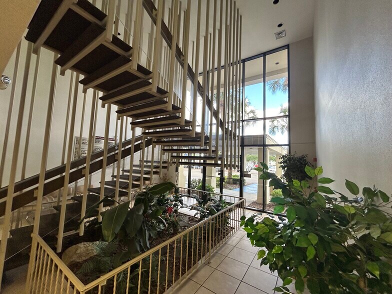 More Photos Of 13801 Bruce B Downs Blvd, Tampa Medical For Lease
