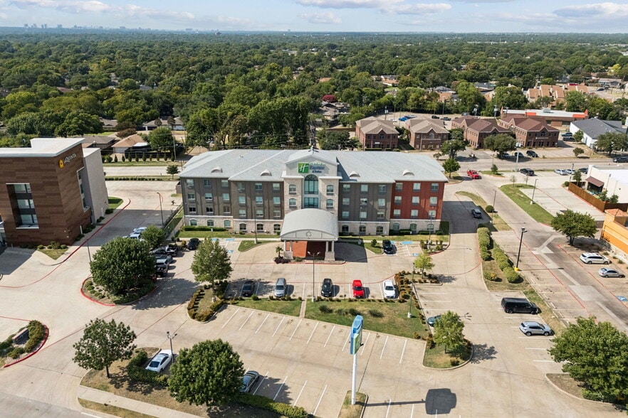 More Photos Of 8703 E R L Thornton Fwy, Dallas Hotel For Sale