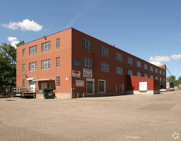 More Photos Of 719-721 E Minnehaha Ave, Saint Paul Warehouse For Lease