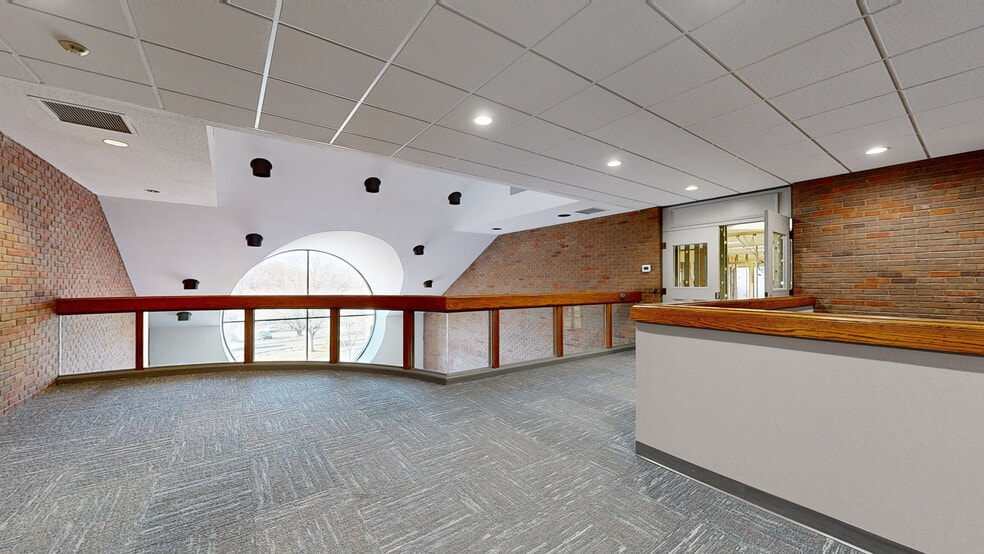 More Photos Of 22 Waterville Rd, Avon Medical For Lease