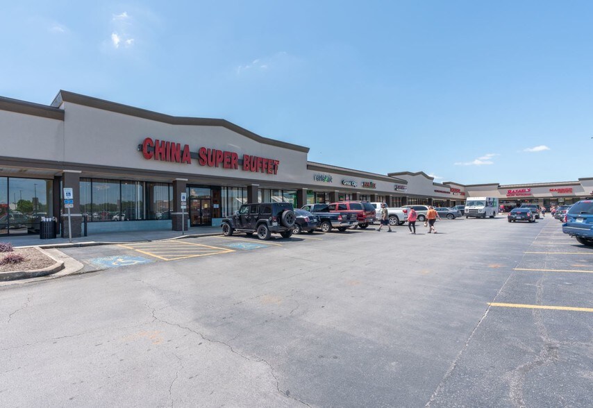 More Photos Of 2675 Decherd Blvd, Winchester Unknown For Lease