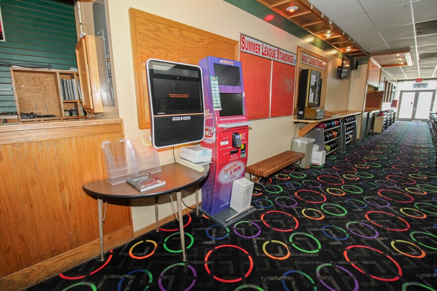 More Photos Of 125 Main St, Huron Bowling Alley For Sale